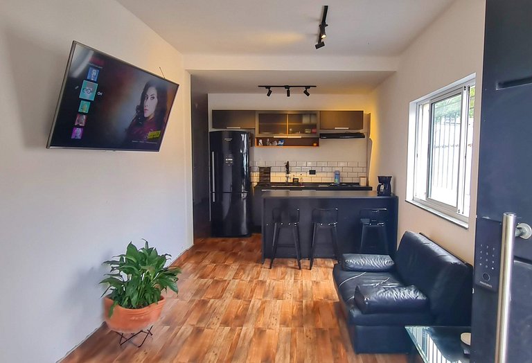 Quarto econômico acomoda até 3 pessoas