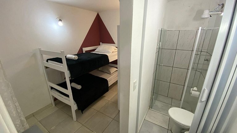 Casa inteira 4 Quartos e banheiros privativos