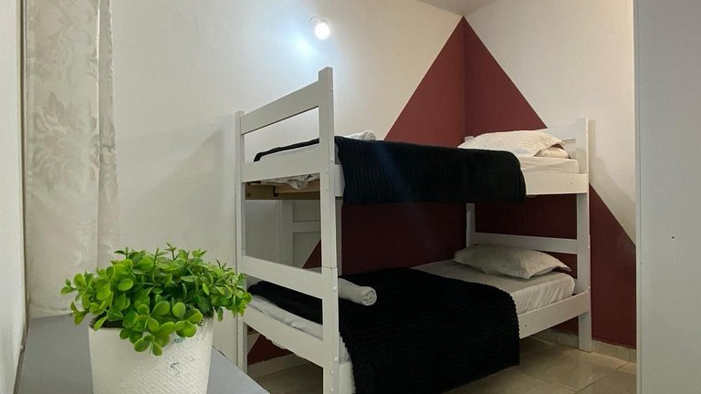 Casa inteira 4 Quartos e banheiros privativos