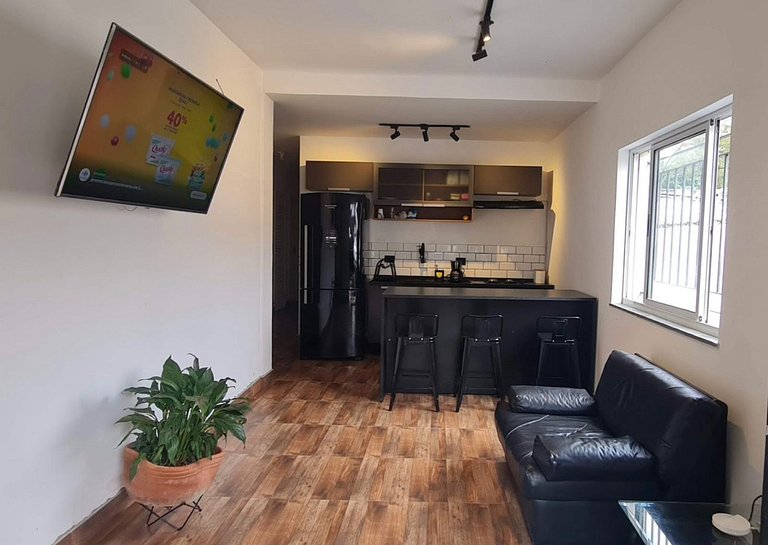 Quarto econômico acomoda até 3 pessoas