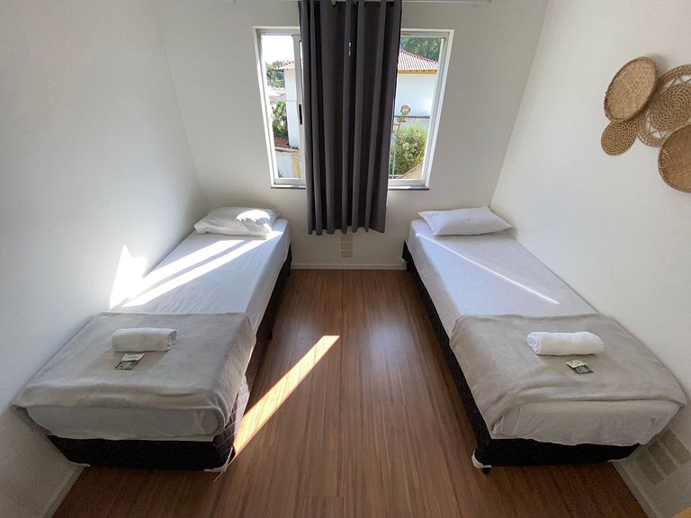 Quarto econômico acomoda até 3 pessoas