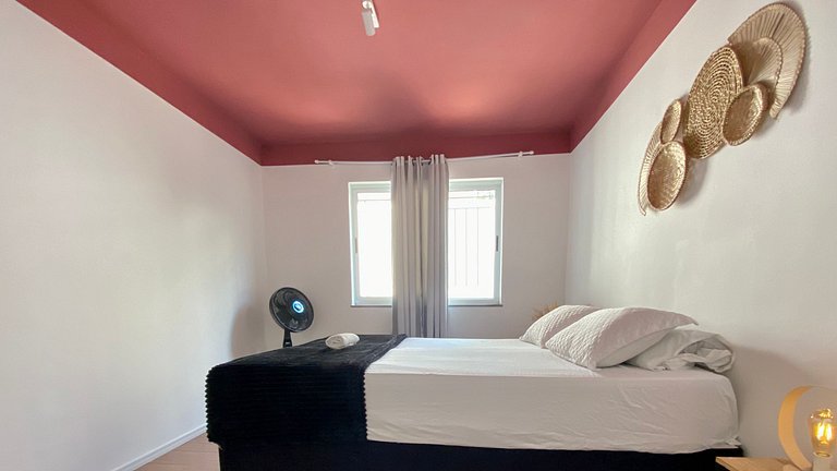 Suíte ampla com quarto, banheiro, copa e sala