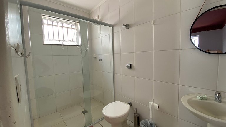 Studio com cozinha e banheiro privativos