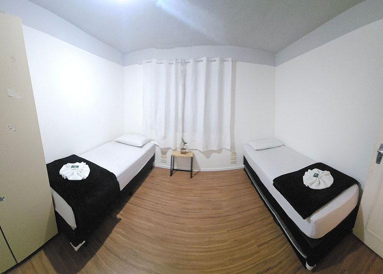 Quarto econômico acomoda até 3 pessoas