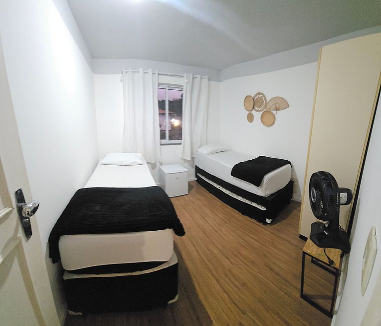 Quarto econômico acomoda até 3 pessoas