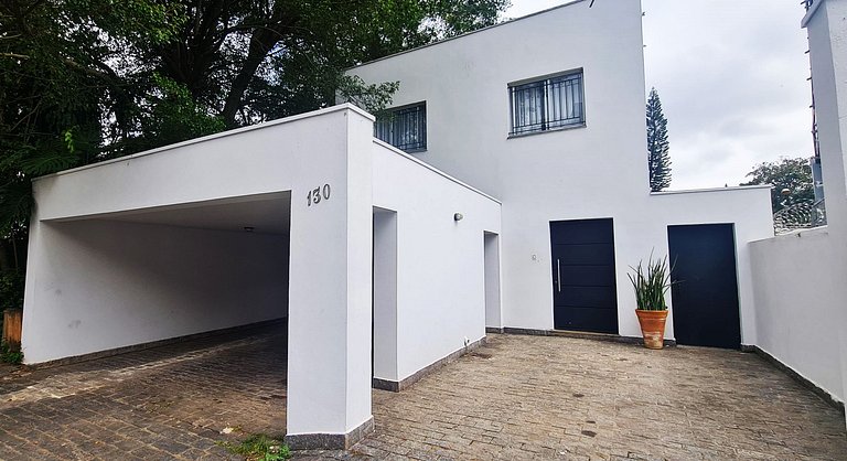 Quarto econômico acomoda até 3 pessoas