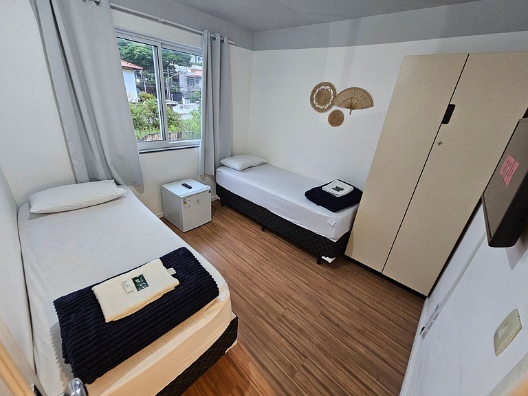 Quarto duplo 2 camas de solteiro no Morumbi